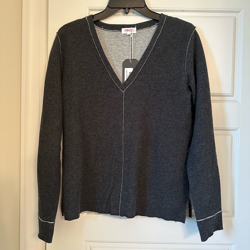 Long Sleeve V-Neck shirt by AGOLDE.